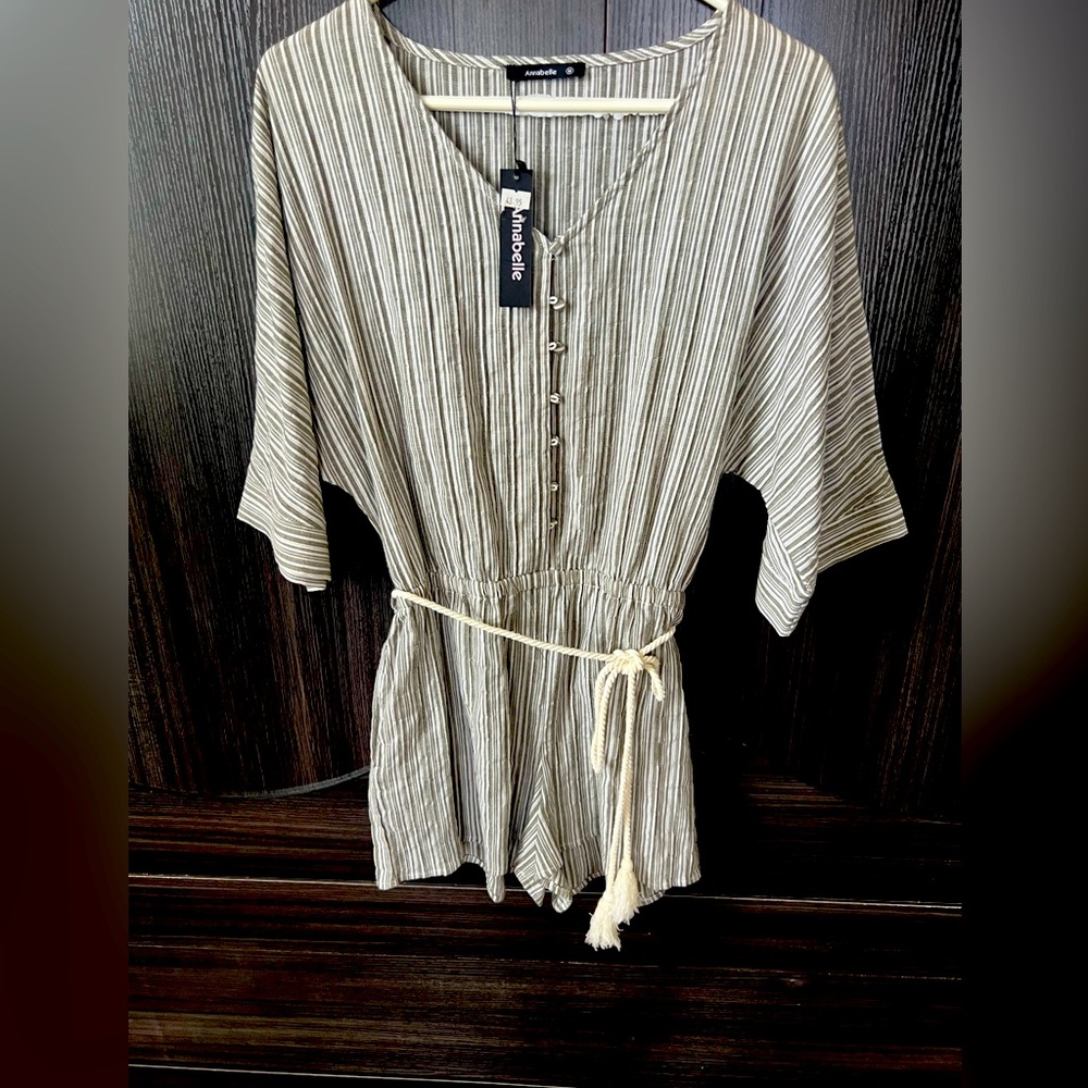 Brand: Annabelle Size M NWT
